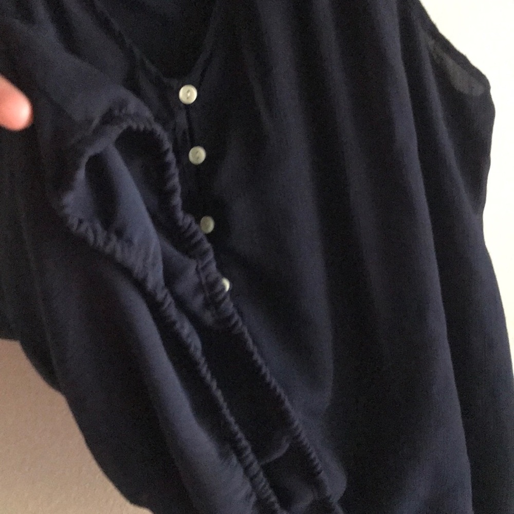 blouse - Picture 2 of 2